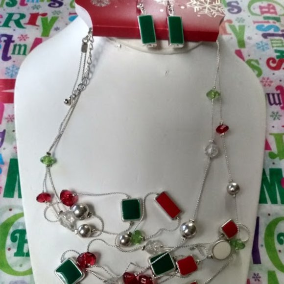 KOHL'S 2pc Holiday Christmas Green/Red/Silver Necklace + Earrings Set**NEW! - Picture 2 of 5